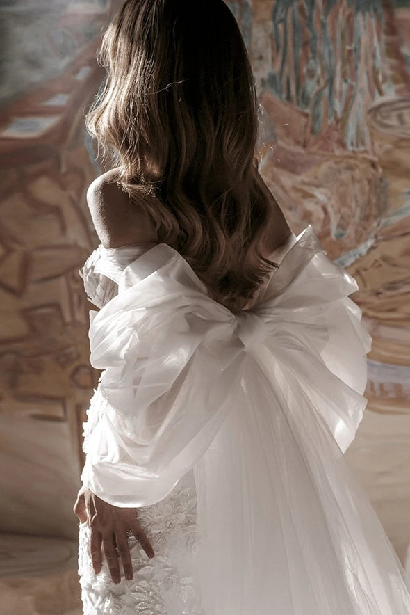 Delicate Wedding Bow-Shaped Cape Stunning Big Tulle Bow With Train DJ195