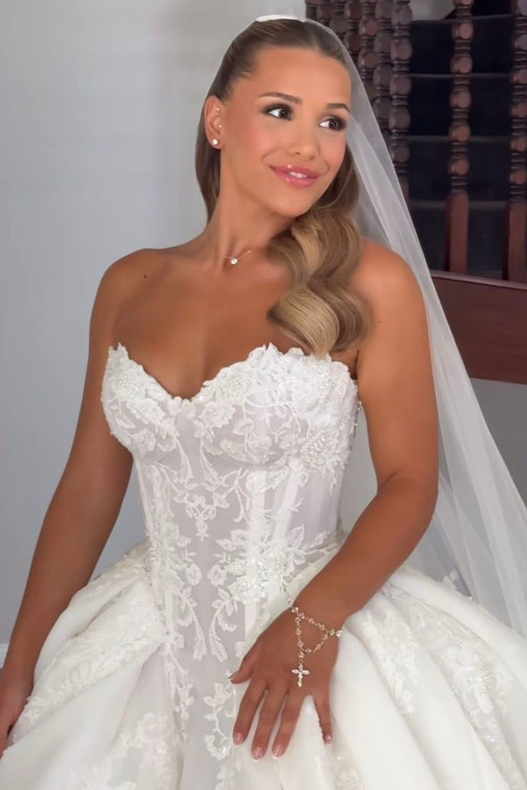 #DZ9404 Romantic Lace Appliques Wedding Gown