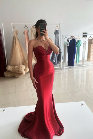 Memaid Lace Dresses with Sweep Train Red