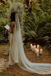 V182 Classic minimalist pearl veil
