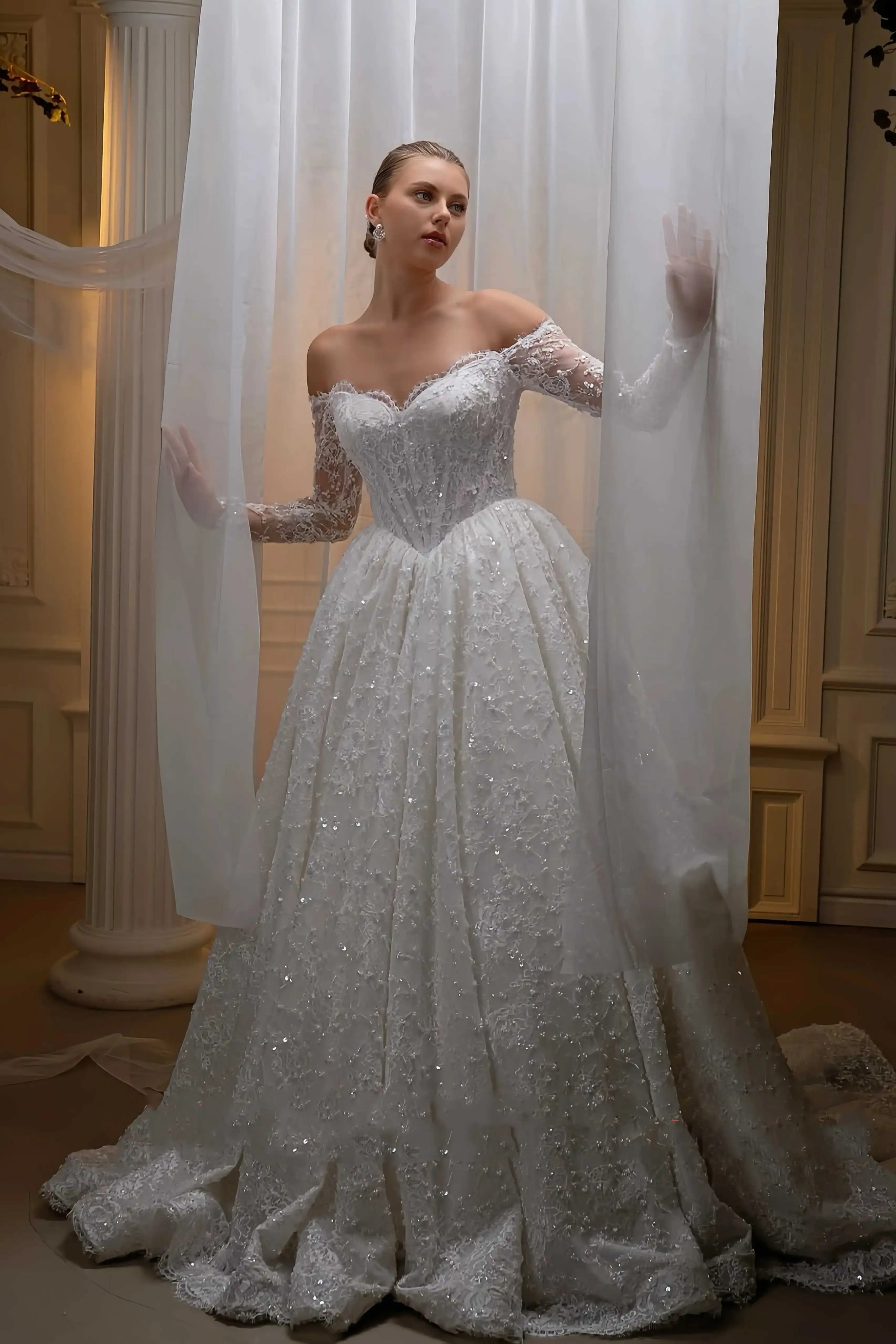 #DZ9488 Luxury Lace Wedding Dress Sweetheart Beads Lace Applique