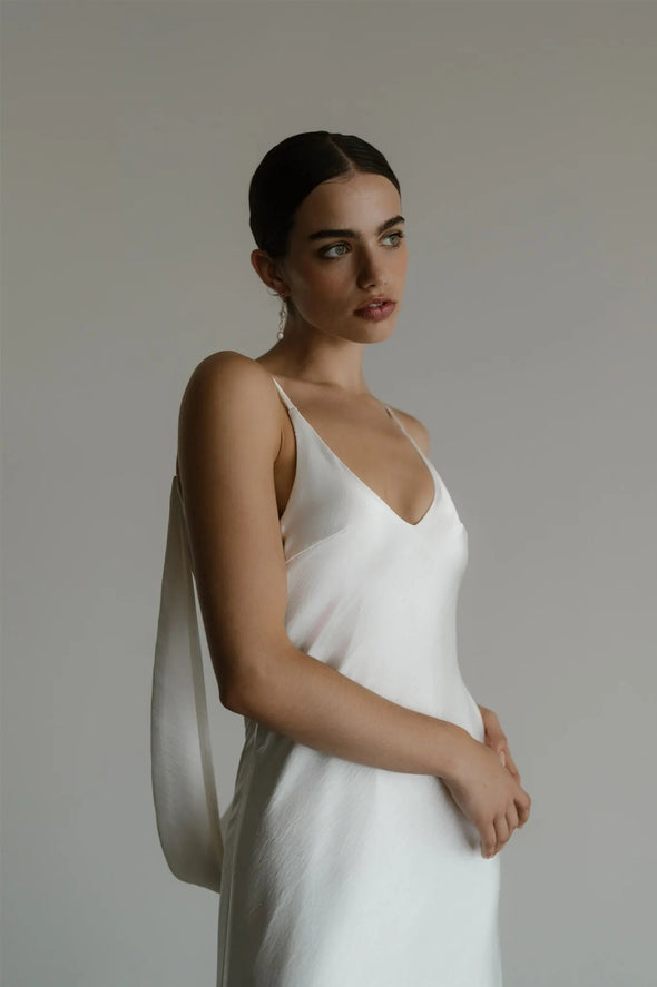 Seamless Drapery And Sheer Elegance Wedding Dresses  ZW1095