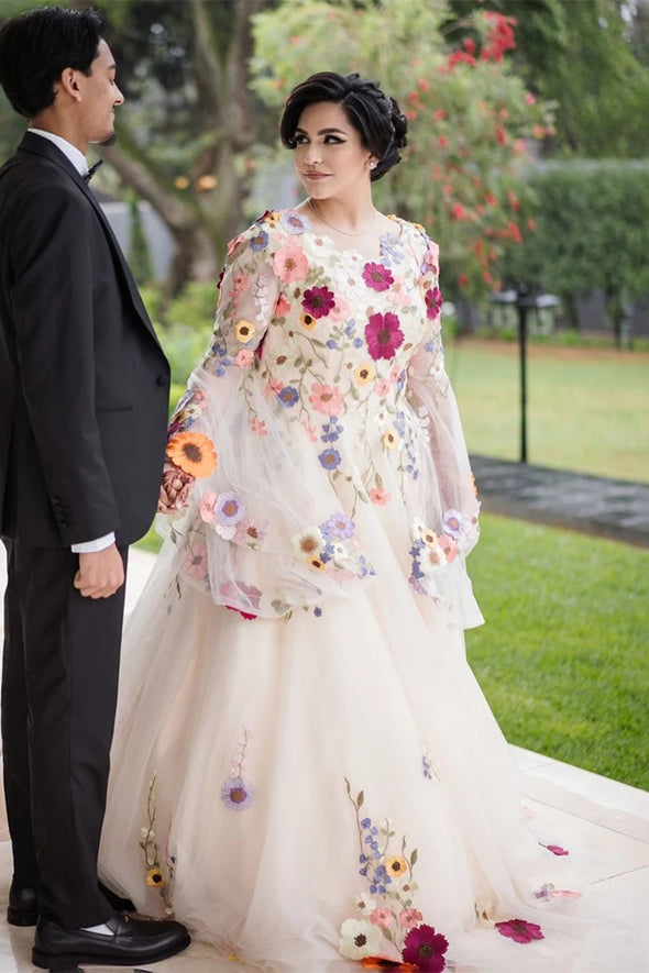 Long Flare Sleeves Luxury Wedding Dress Colorful Embroidery