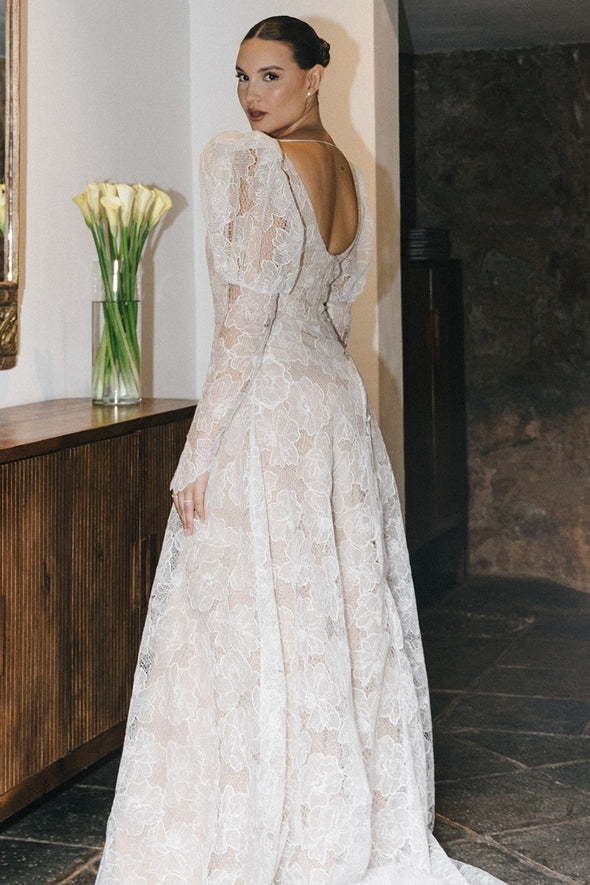 Square Neck Backless Boho Unique Build-Bras Romantic Bridal Gowns