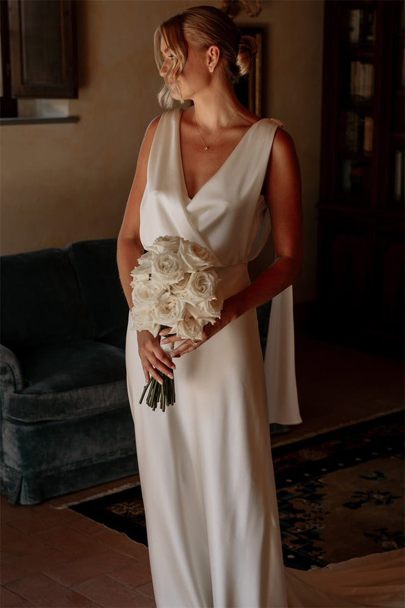 V Neck Sleeveless Simple Bridal Gowns