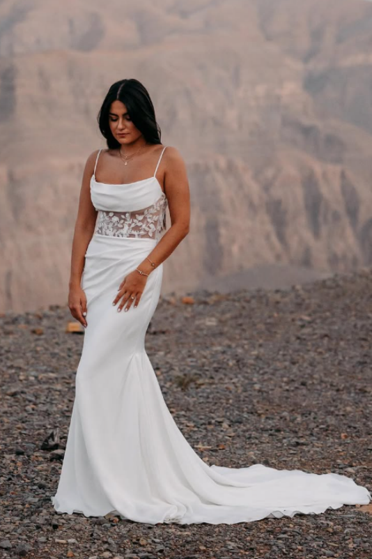 Mermaid Long Wedding Dress Spaghetti Strap Lace Appliques
