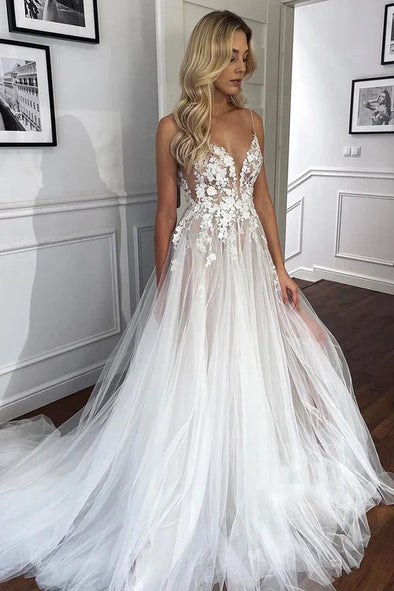 Spaghetti V-Neck Lace Appliques Tulle Rustic Wedding Dress