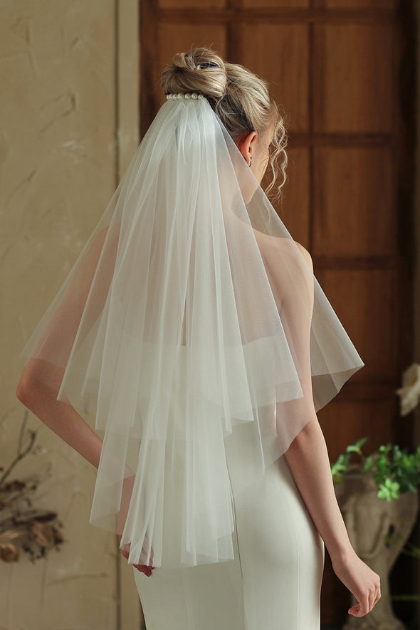 V380 Ivory Short Two Layers Wedding Dress With Comb