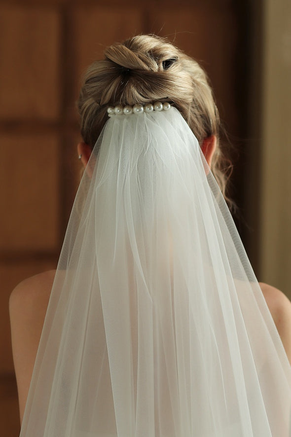 V380 Ivory Short Two Layers Wedding Dress With Comb
