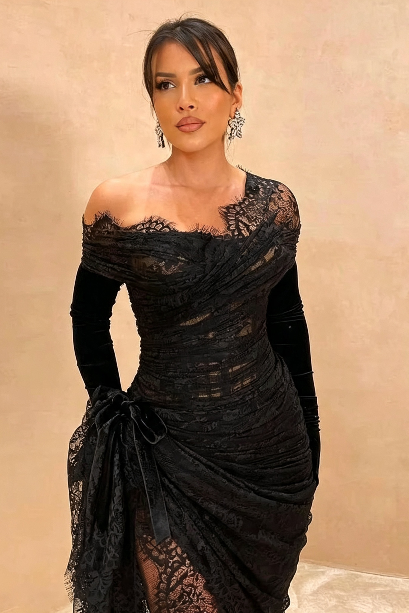 DZ9675 Black Lace Mermaid Evening Dress with Gloves High Slit – TANYA BRIDAL