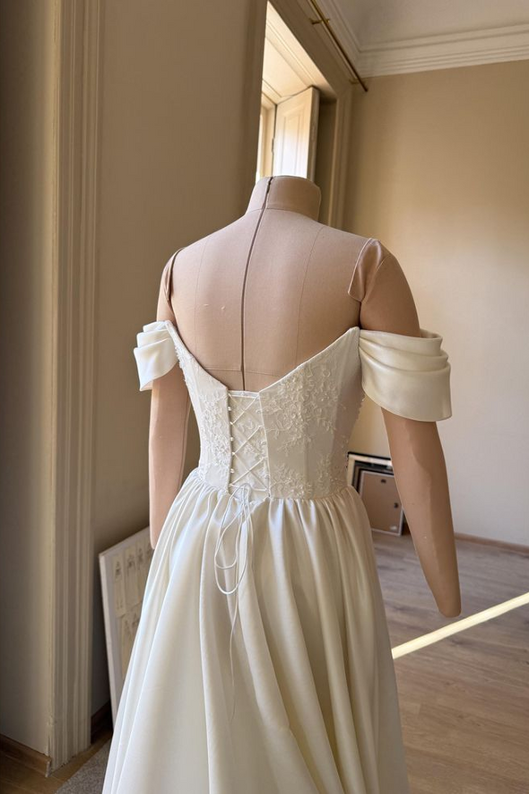 Ivory Wedding Dress Lace Appliques Off The Shoulder