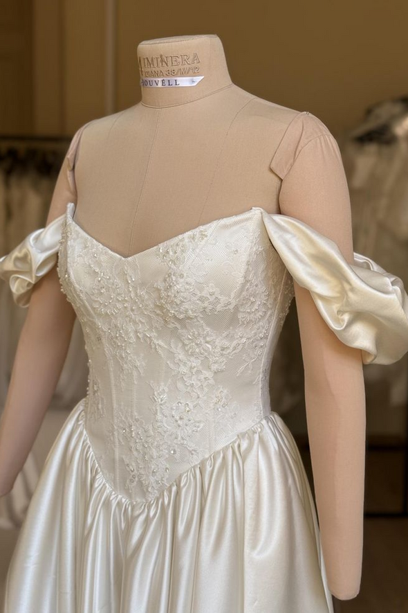 Ivory Wedding Dress Lace Appliques Off The Shoulder