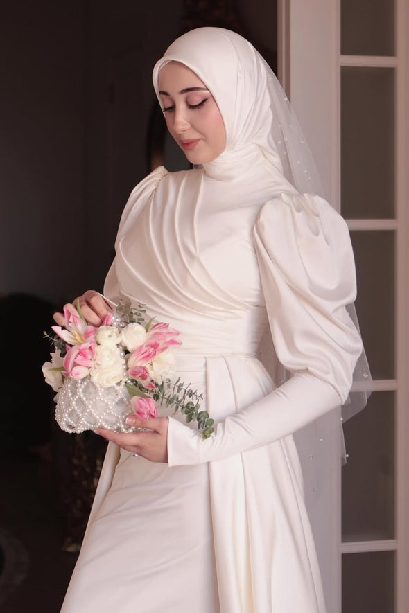 O Neck Long Sleeves Muslim Wedding Dress With Pleats