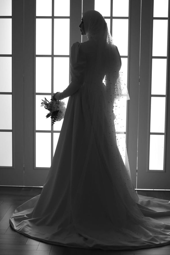 O Neck Long Sleeves Muslim Wedding Dress With Pleats