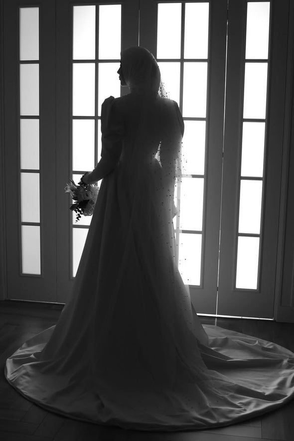 O Neck Long Sleeves Muslim Wedding Dress With Pleats