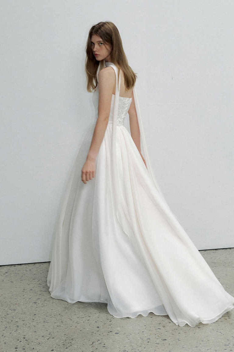 TT693 A Line Strapless Long Wedding Dress With Neck Scarf TT693 A Line Strapless Long Wedding Dress With Neck Scarf