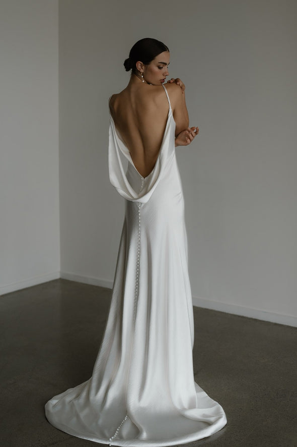 Seamless Drapery And Sheer Elegance Wedding Dresses  ZW1095