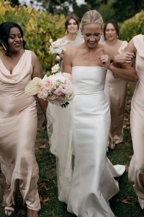 Elegant Mermaid Round Neck Blush Long Bridesmaid Dress Open Back