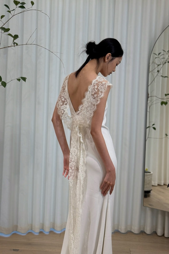 #DZ9308  Simple Wedding Dress With Lace Sash