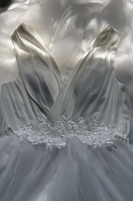 Off White Satin and Tulle Bridal Dresses with Delicate Lace Appliques