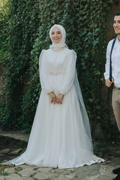 White Simple Lace Tulle Muslim Wedding Dresses A Line Arabic Bride Gown DQG1105
