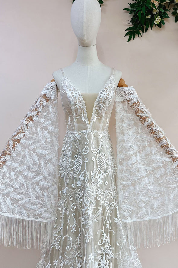 Flare Sleeve Wedding Dresses A Line Lace Tassel Vestido De Noivas Chic DW588