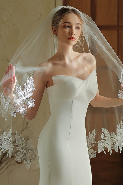 Big Flower Lace Edge Wedding Veil With Comb V390