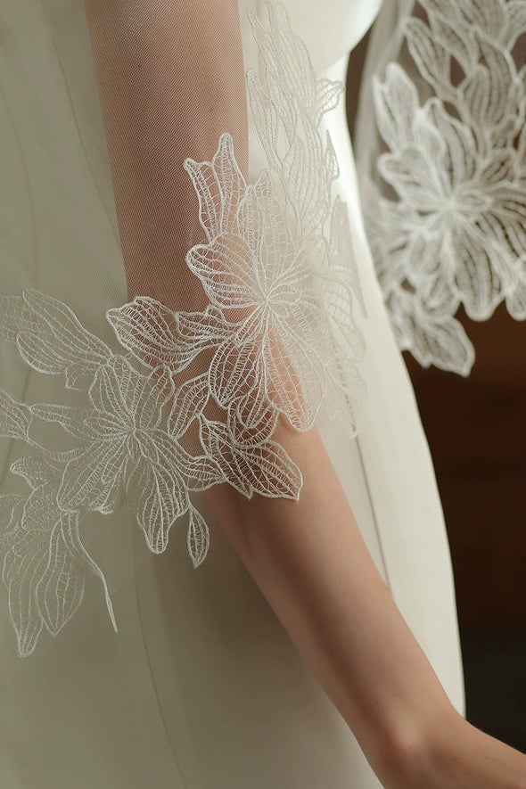 Big Flower Lace Edge Wedding Veil With Comb V390