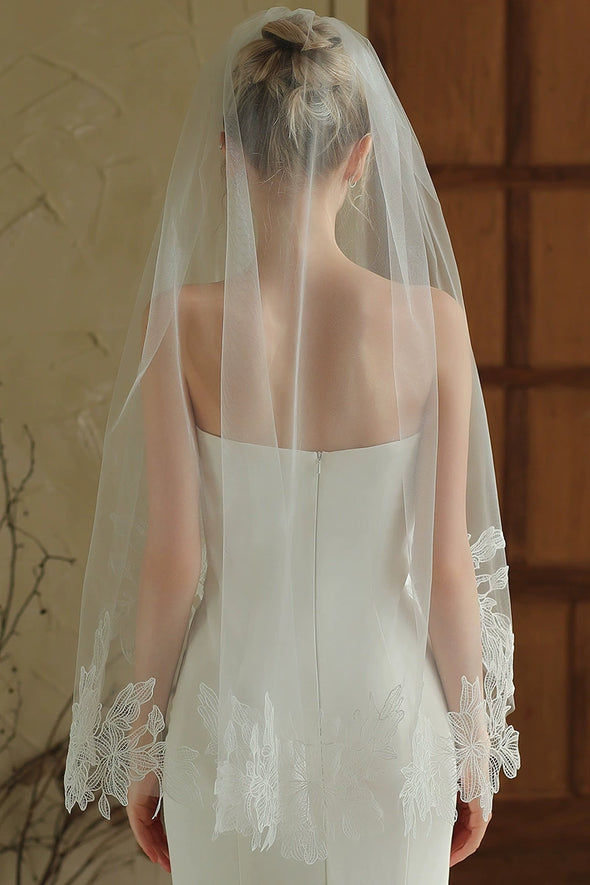 Big Flower Lace Edge Wedding Veil With Comb V390