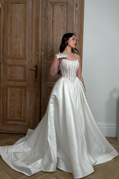 Luxury Princess Wedding Dress Sheer Corset With Floral Lace Appliqués