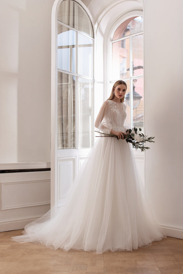 Full Sleeves Modest Lace Tulle Bohemian Wedding Gown