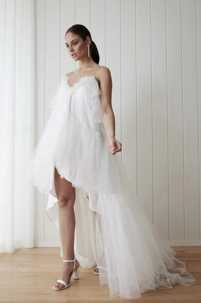 V-Neck Spaghetti Tulle Wedding Dresses High-Low Chic DW677