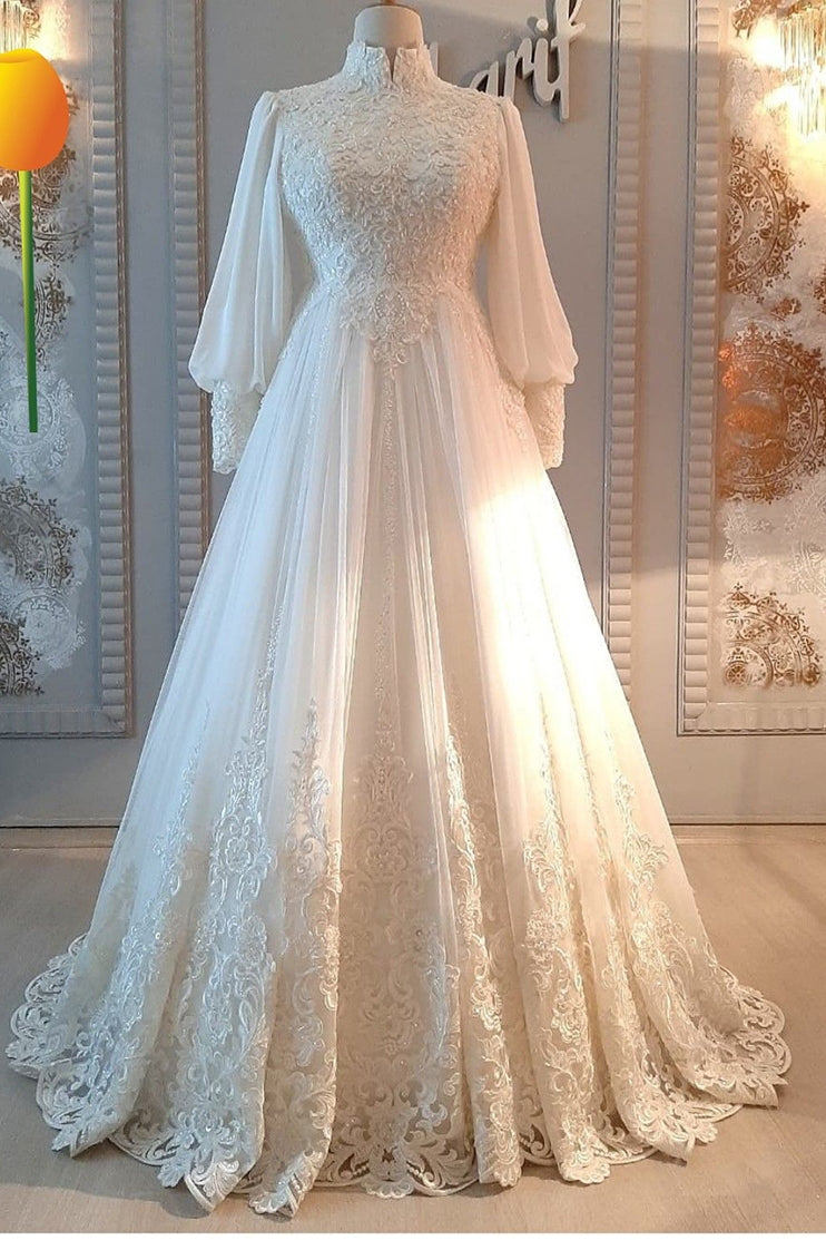 10 Stunning Plus Size Wedding Dresses