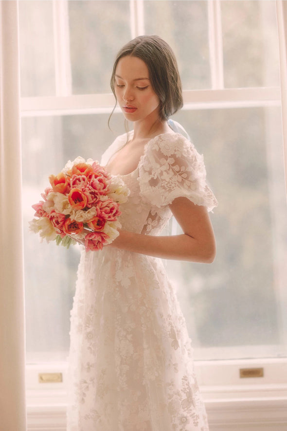 Short Puff Sleeve Wedding Dresses 3D Flowers Lace Romantic Boho Noivas DW668