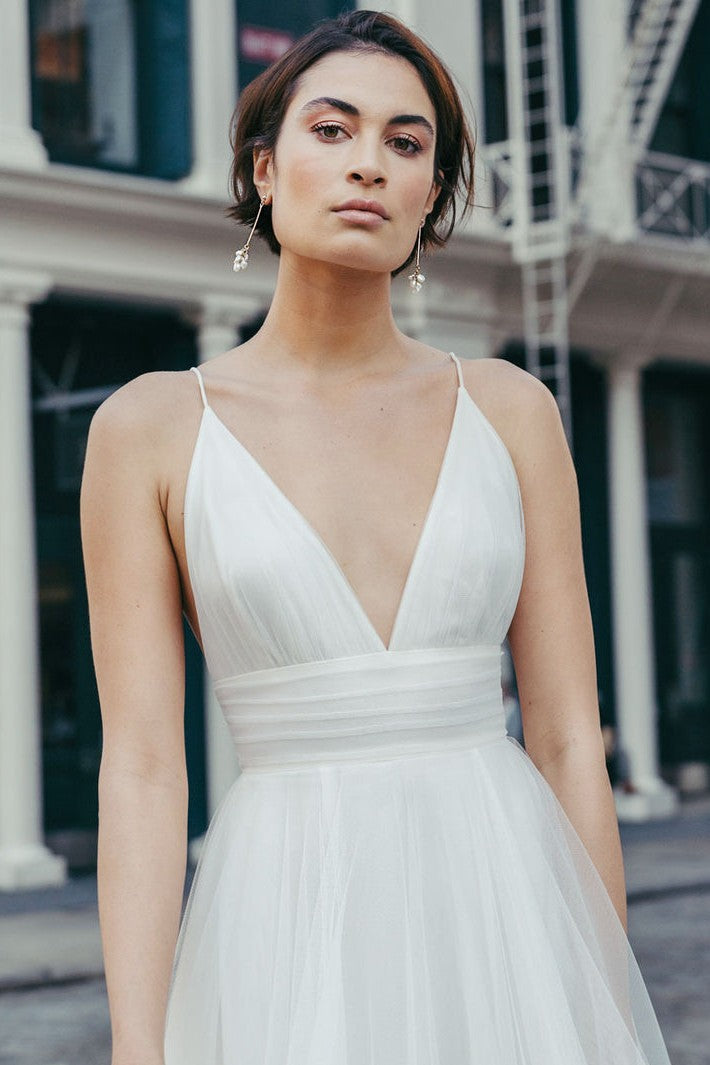 V Neck Tulle Simple Wedding Dresses Chic Spaghetti Strap – TANYA BRIDAL V Neck Tulle Simple Wedding Dresses Chic Spaghetti Strap – TANYA BRIDAL
