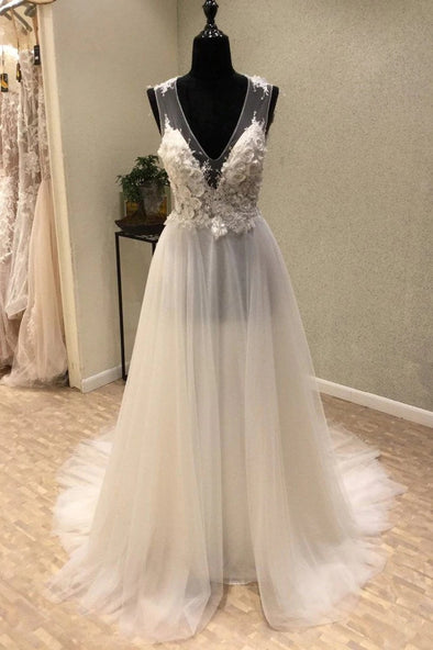 Bohemian A Line Sleeveless V Neck Lace Tulle Wedding Dress