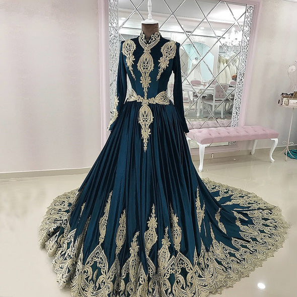 Long Sleeve Gold Appliques Wedding Dresses High Neck Lace Up Muslim Gelinlik Elegant Bridal Gowns ZW325