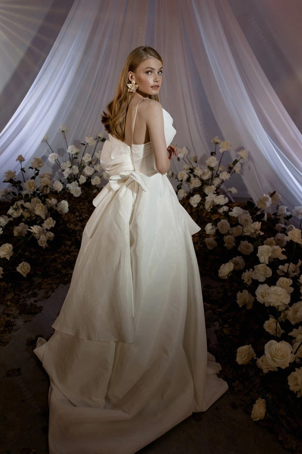 Taffeta A Line Wedding Dresses Side Split Special Cut Noivas ZW752