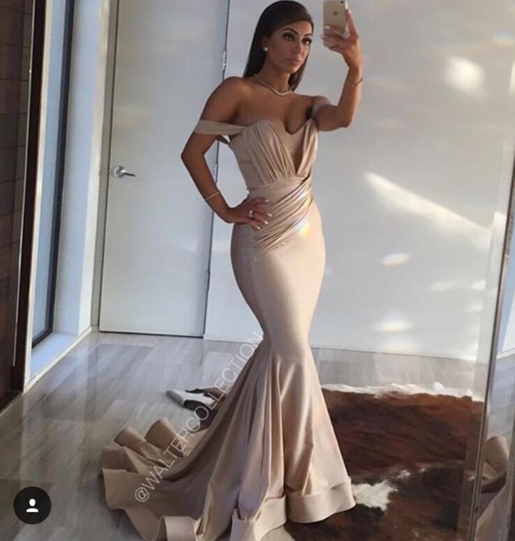 Emerald Green Bridesmaid Dresses With Ruffles Mermaid Off Shoulder Wed TANYA BRIDAL Emerald Green Bridesmaid Dresses With Ruffles Mermaid Off Shoulder Wed TANYA BRIDAL