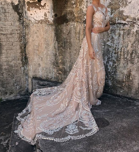 Boho Lace Wedding Dress Sexy Open Back Chic Beach Wedding Gowns