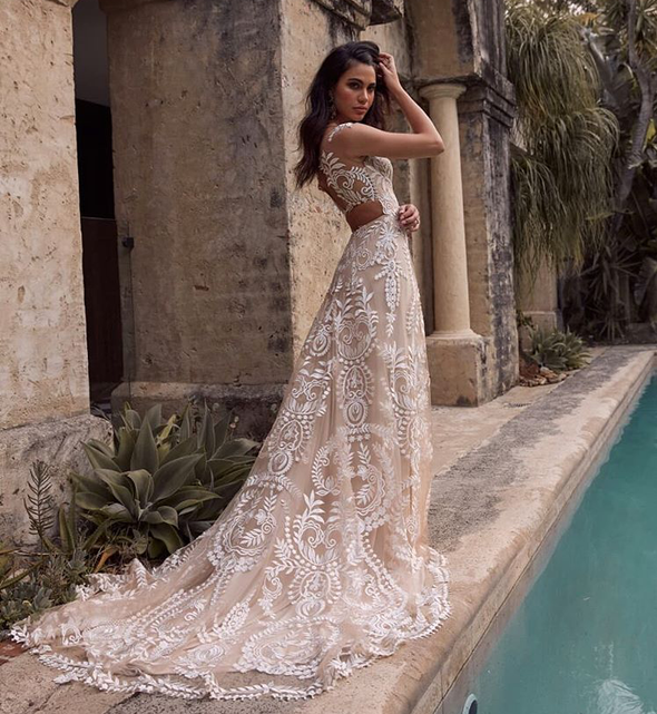 Boho Lace Wedding Dress Sexy Open Back Chic Beach Wedding Gowns