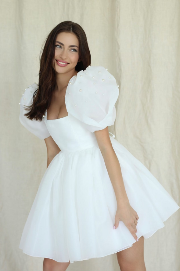 Summer Short Wedding Dress With Puffy Pearls Sleeves