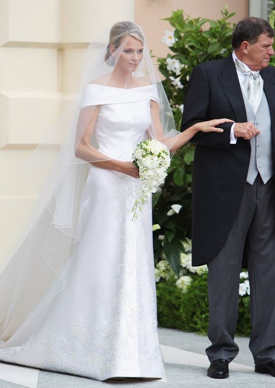 Mermaid Satin Wedding Dress With Embroidery