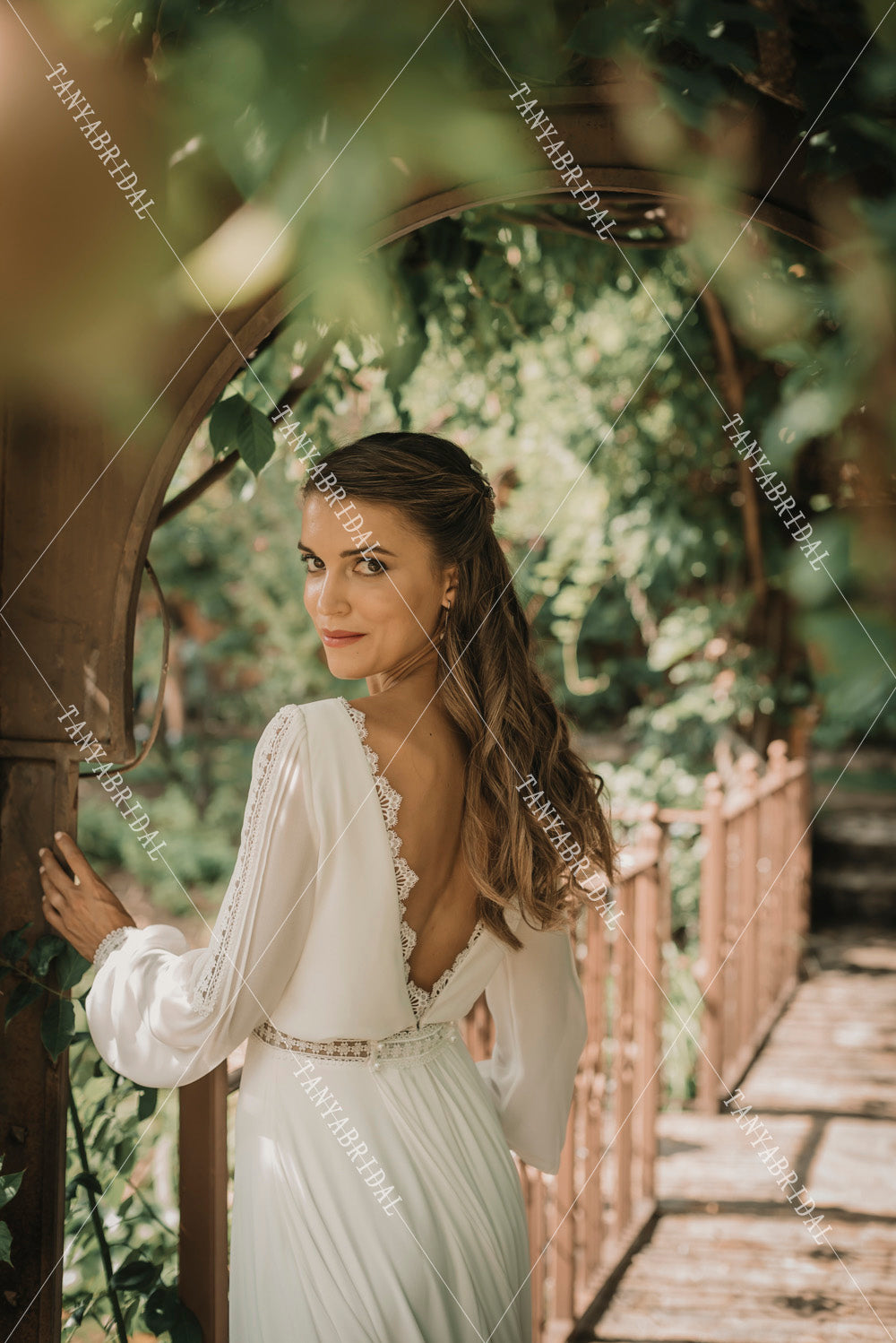 Long Sleeve Backless Wedding Dresses Chiffon Lace Edge Elegant Bridal TANYA BRIDAL Long Sleeve Backless Wedding Dresses Chiffon Lace Edge Elegant Bridal TANYA BRIDAL