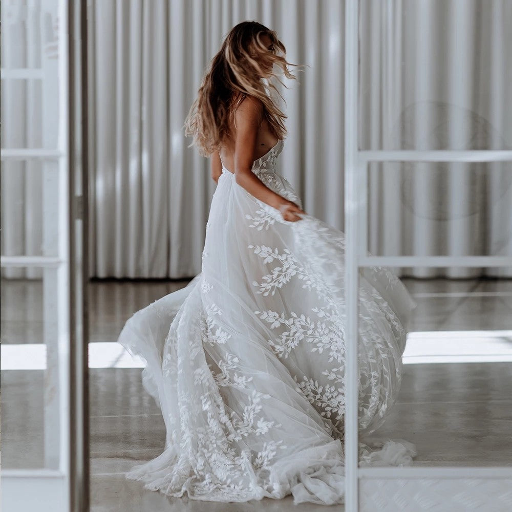 wedding dress with leaf design Tulle and Leaf Lace Wedding Dress
