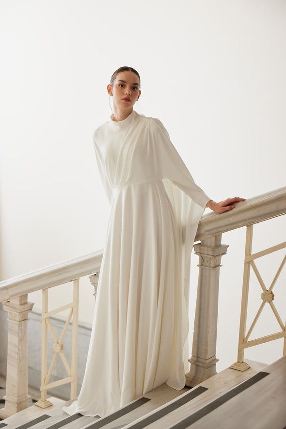 Simple  Muslim Wedding Dress With Flare Cape