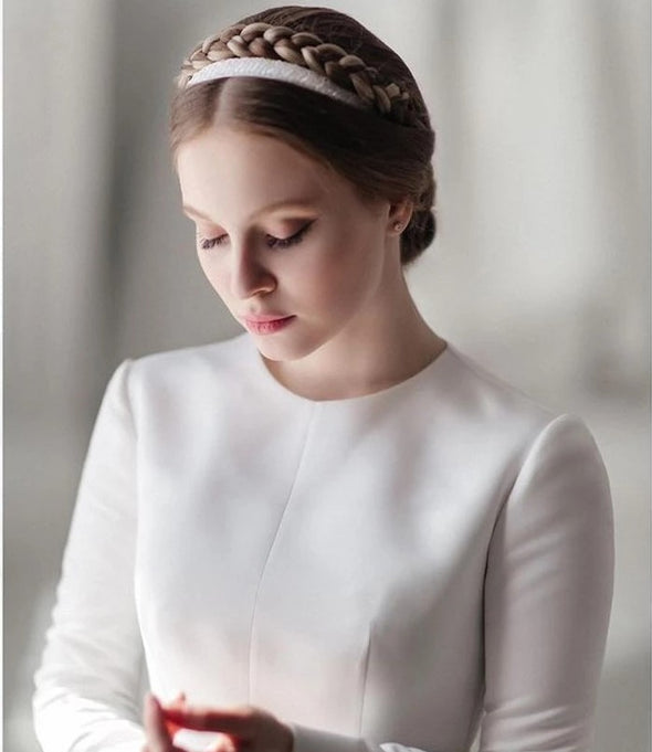 Elegant A-Line Simple O-Neck Long Sleeve Wedding Dress
