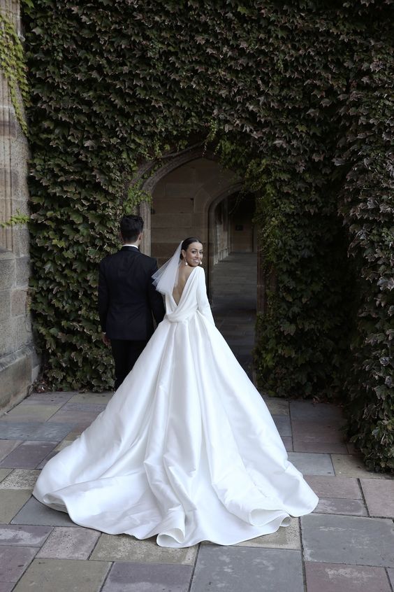 Long Sleeves Satin Wedding Gown