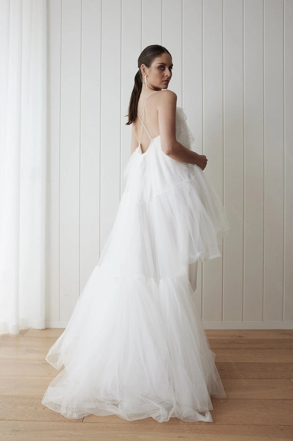 V-Neck Spaghetti Tulle Wedding Dresses High-Low Chic DW677