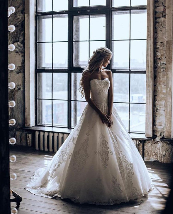 Vintage A Line Lace Wedding Dresses TB1444